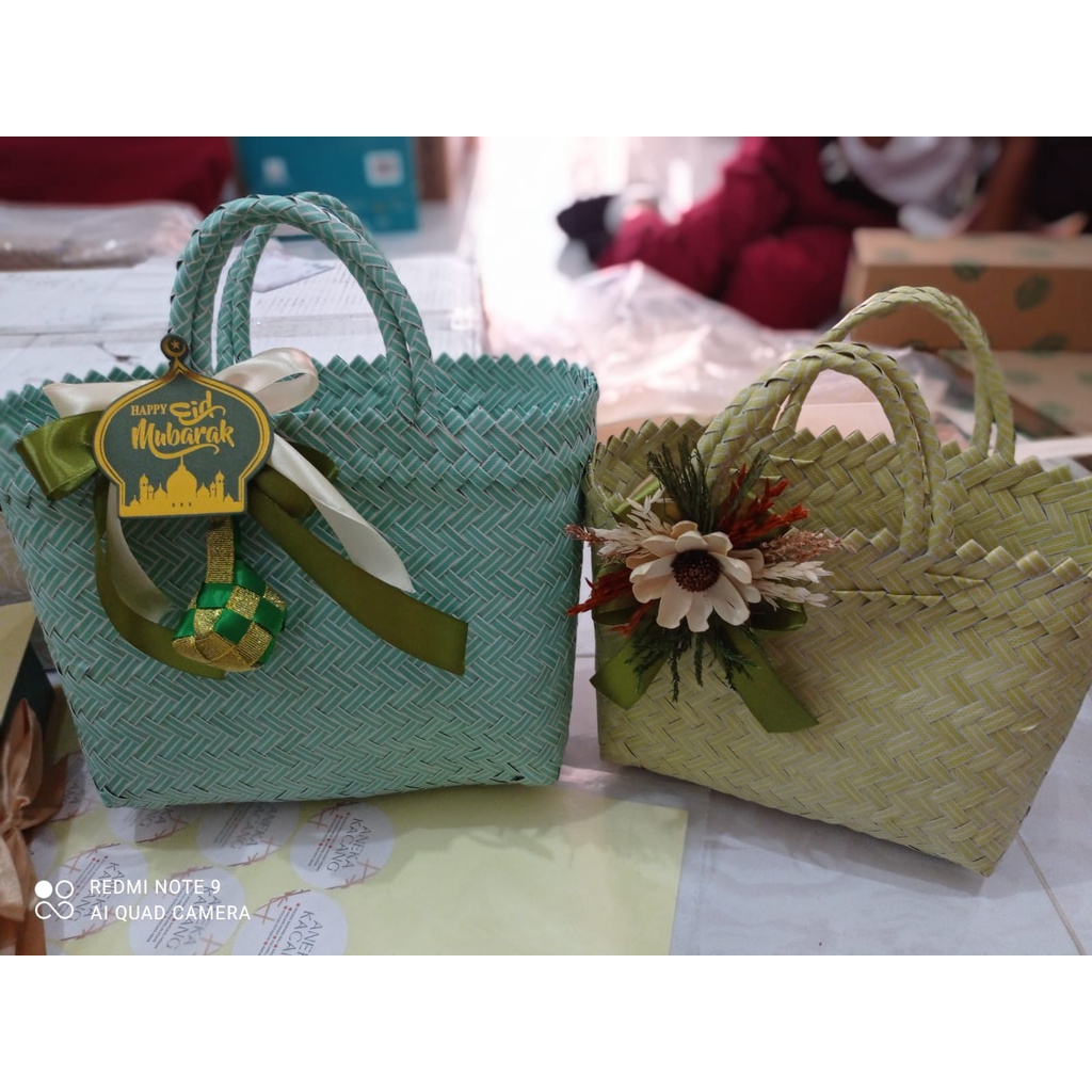 

Tas Rajutan10 - Hampers