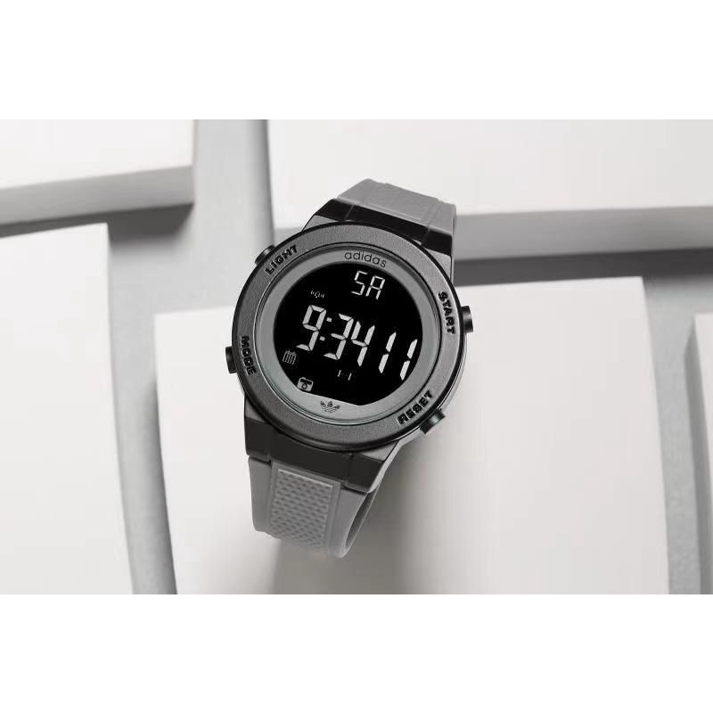 Jam Tangan Sporty Water Resist Jam Tangan Strap Rubber Bisa COD