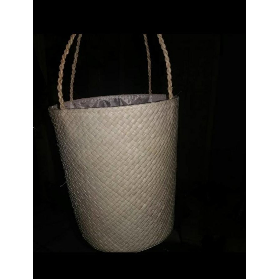 

Buruan Serbu Tas Toples Kue Lebaran Tali Lara Anyaman Pandan/ Hantaran Bingkisan