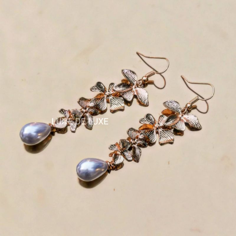 damica earrings/anting wanita/anting mutiara/anting pesta/anting bunga/anting anting/toko anting/ant