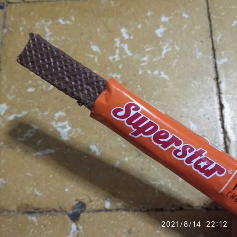 

Superstar Triple Chocolate wafer cream - 1 Pcs @18gr salut cokelat