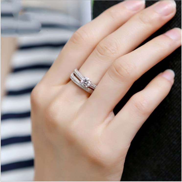 2pcs / Set Cincin Sterling Silver 925 Hias Berlian Sapphire Putih Untuk Pernikahan