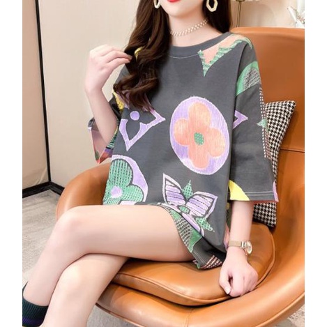 KAOS WANITA IMPORT - Oversized LV Grey Lengan Pendek