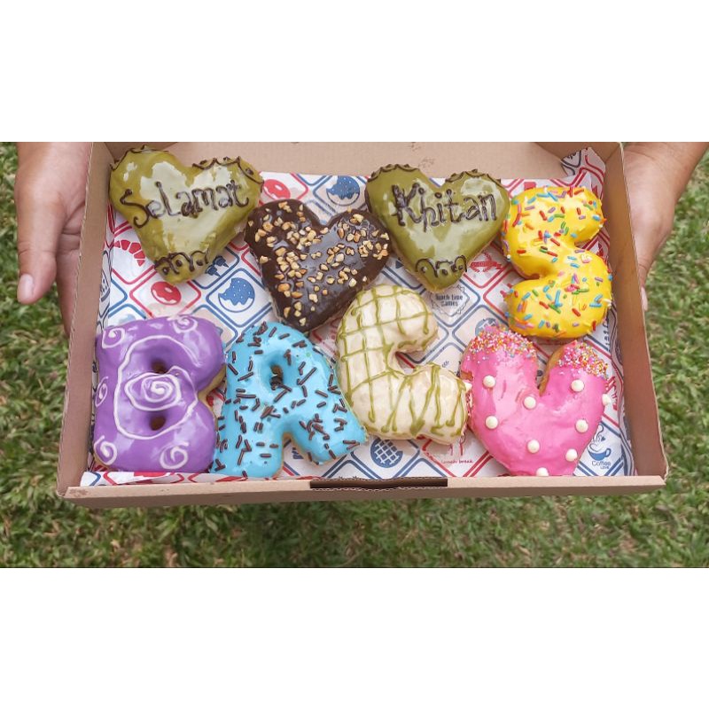 

Donat Huruf Box isi 8