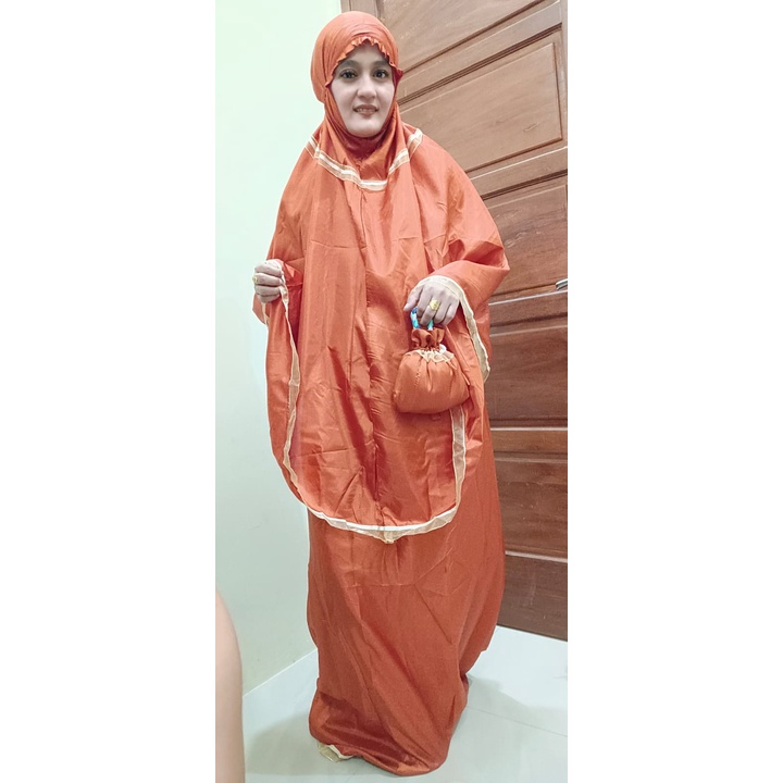 Mukena abutai satin tas kepang model terbaru buat muslim traveling