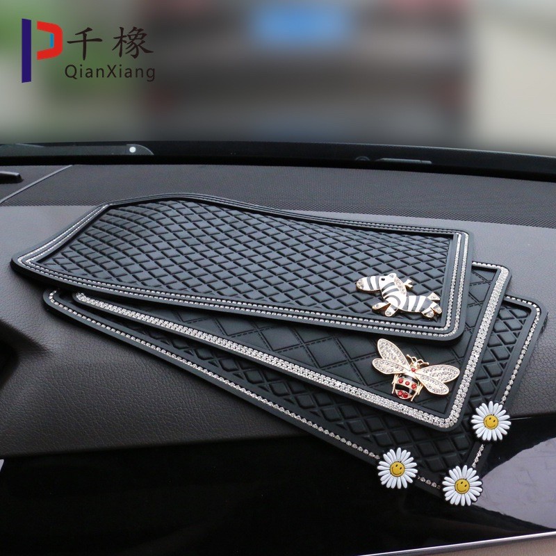 alas anti selip mobil 15*28cm dasbord alas Alas / Tatakan Anti Selip slip Mat Dashboard Mobil CHNEL CROWN Bingkai Bling Bling BESAR 29.5 x 15cm