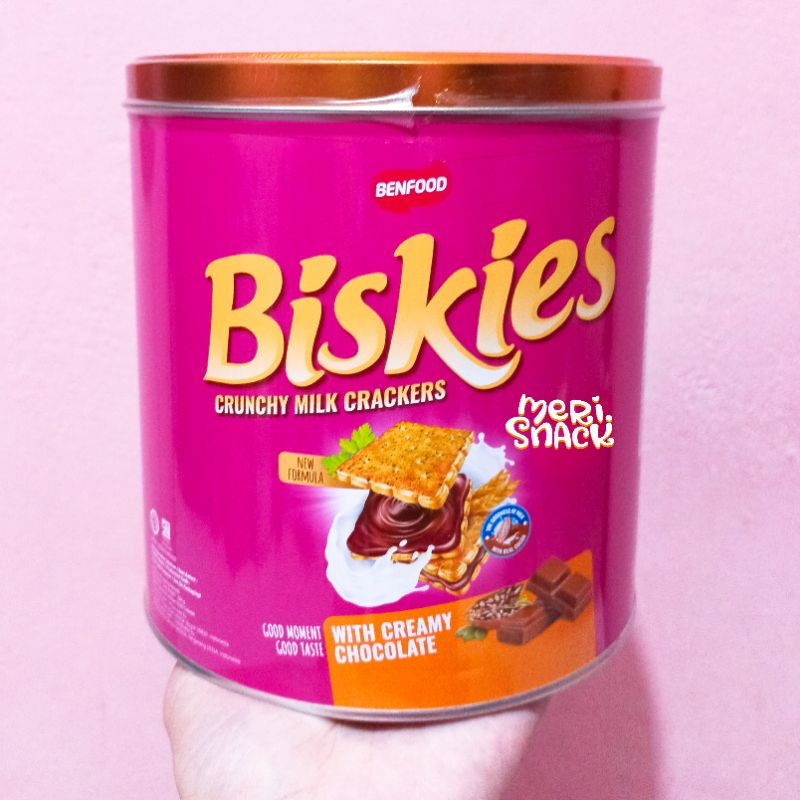 Biskies Sandwich Crackers Chocolate Kaleng 306gr