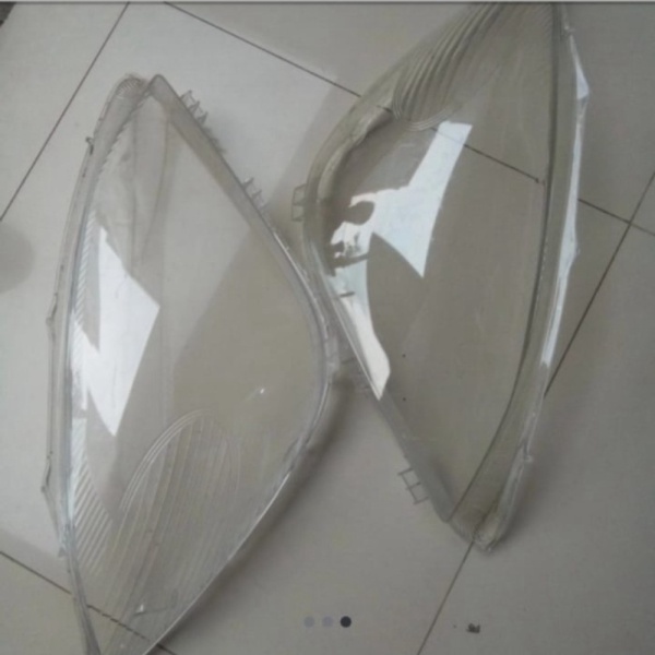 mika headlamp mika depan Avanza Veloz Xenia lama 2008-2011 original - kanan Limited