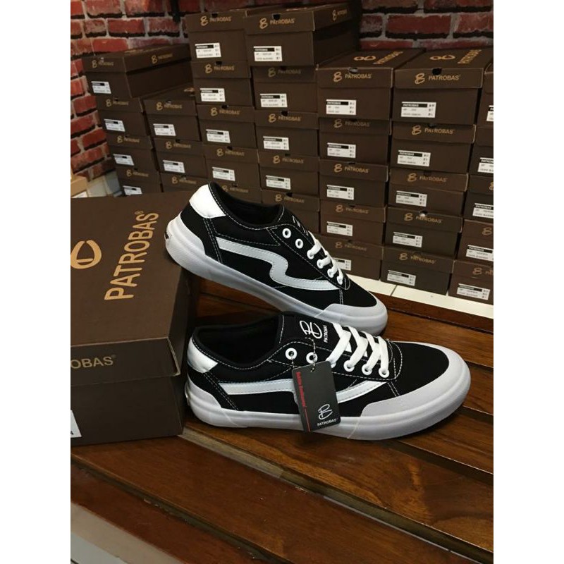 Patrobas Ivan Low Black White