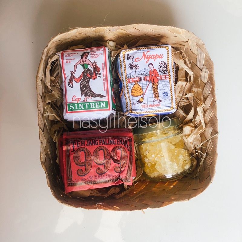 

Teh Tubruk khas Solo tanpa saringan hampers parcel Natal Tahun Baru Idul Fitri hadiah ulang tahun campuran teh gula batu solo nasgithelsolo