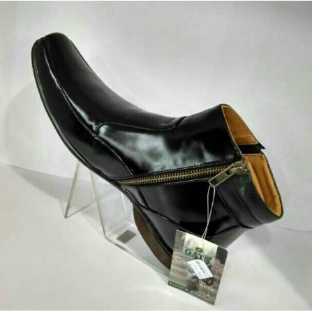 Sepatui Formal Pantofel Gats ZU-0051