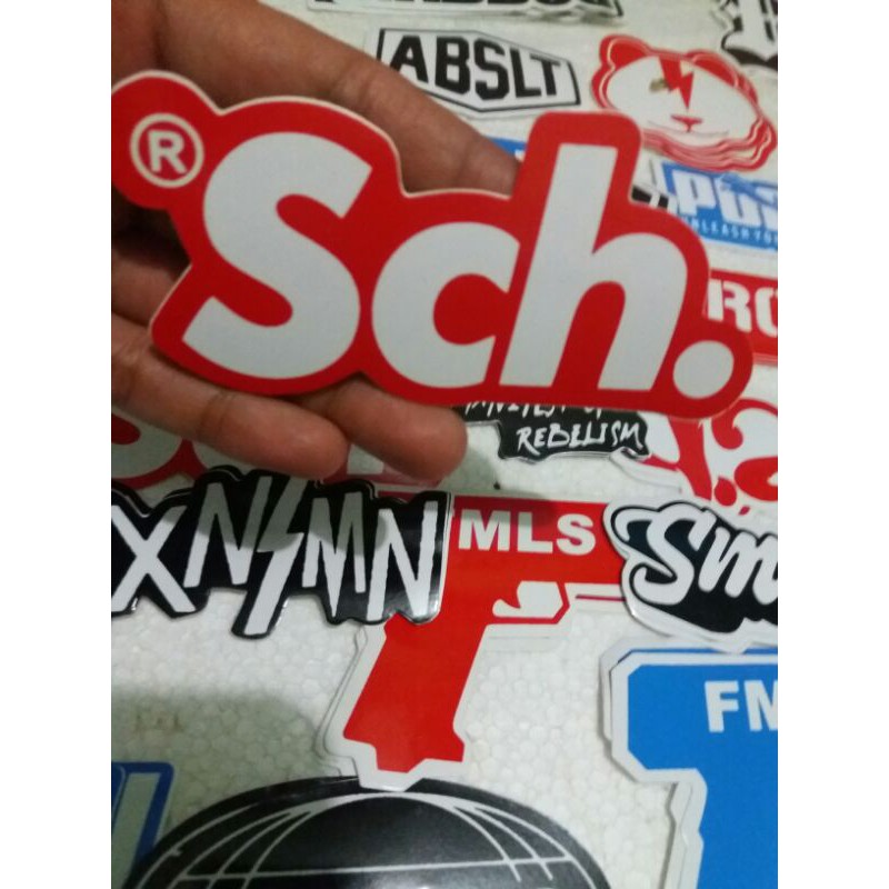 

STIKER DISTRO motif campur bahan grftac.