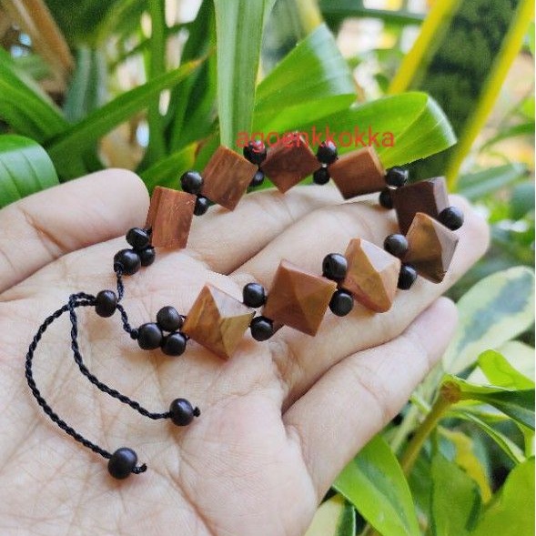 Gelang piramid hereng bulat hitam kokka kaokah