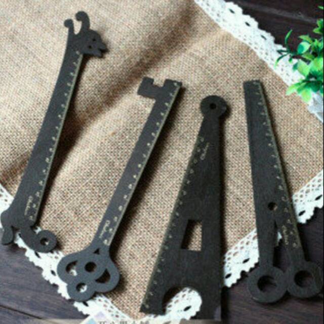 Penggaris Kayu Hitam Gunting, Kunci,Eiffel, Kucing