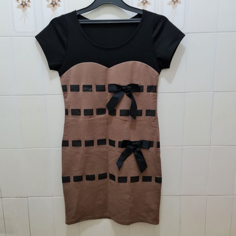 Ribbon dress
