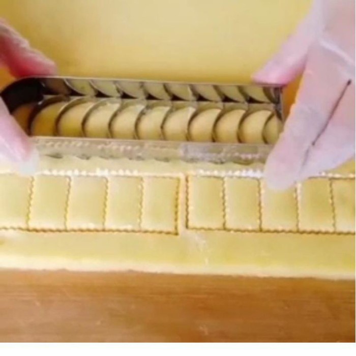 

Eklusif Penggaris Kue Kering 20X30Cm Terbatas
