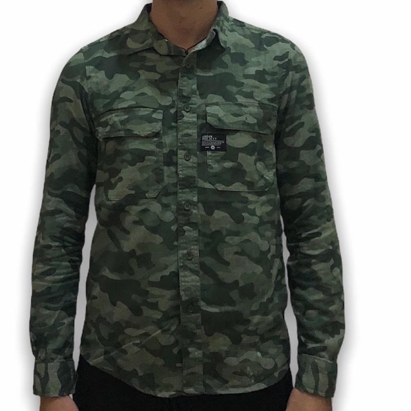 Kemeja Camo Bossini