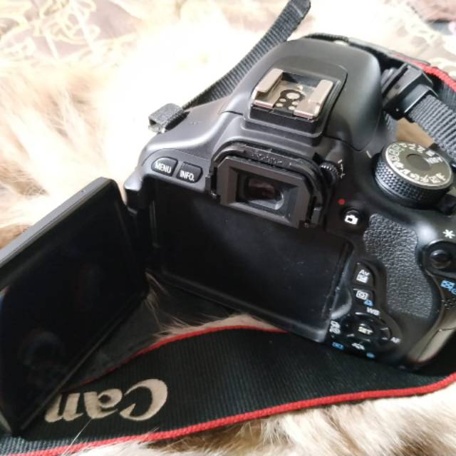 Kamera DSLR Canon 600D
