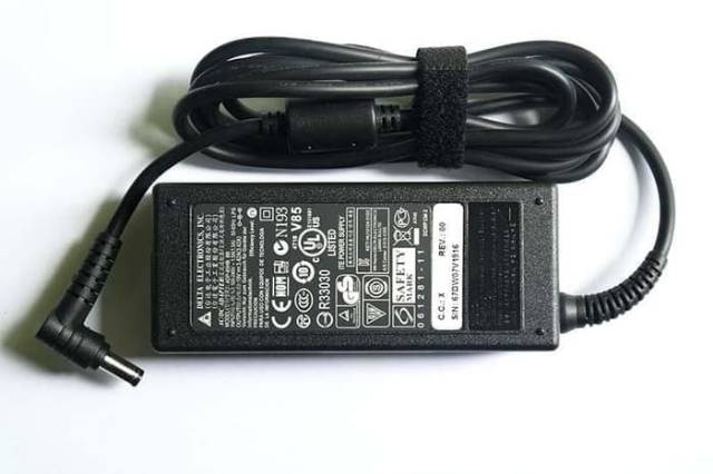 Adaptor Charger laptop Axioo NEON MNC MLC M72X M73X M720 19V 3.42A  DC : 5.5x2.5mm ORIGINAL