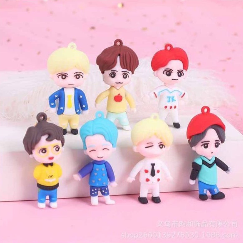 Gantungan Kunci  BT21 3D KPOP Lucu Keychain, Chrismast, Rock dll