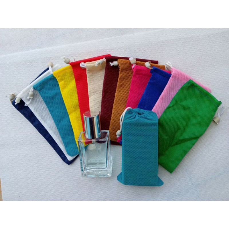 pouch serut pouch parfum kantong parfum pouch parfume kantong serut  size 6,5x14 size 13x7 untuk par