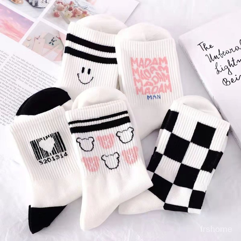 Kaus kaki wanita tabung tengah all-match musim gugur dan musim dingin kartun lucu stoking wanita ola