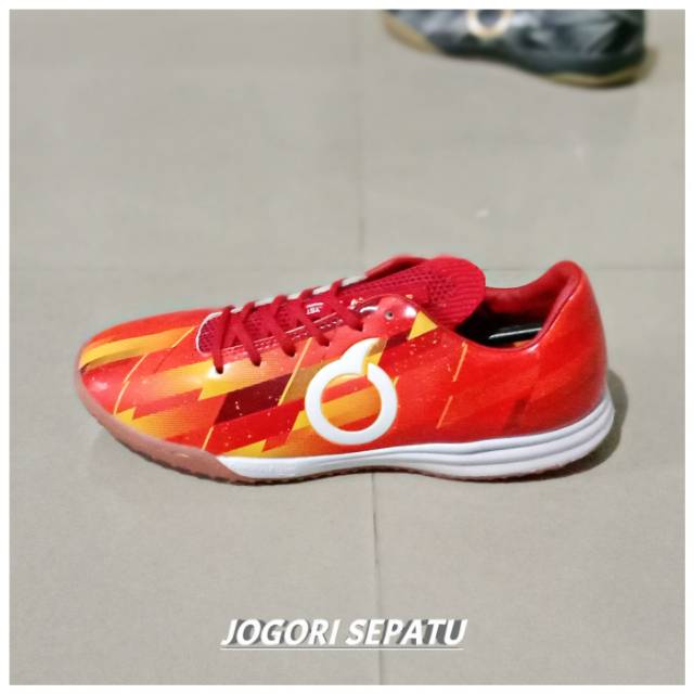 ORIGINAL ORTUSEIGHT Catalyst Therion In red sepatu futsal baru asli ori ortus eight