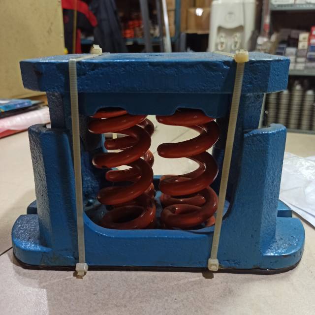 SPRING MOUNTING 4PER UNTUK CHILER ATAU GENSET