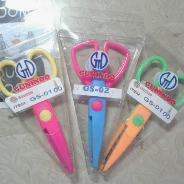 

GUNTING GERIGI WARNA HIAS UNTUK ANAK SEKOLAH DAN ALAT TULIS SEKOLAH