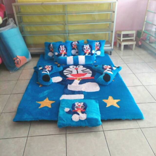 Fullset Karpet Karakter Bulu Rasfur Motif Doraemon