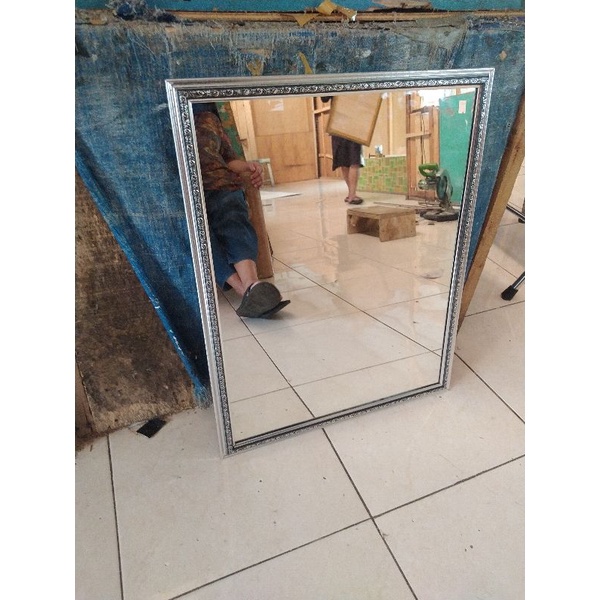 CERMIN BINGKAI SILVER UKURAN 50 X 60
