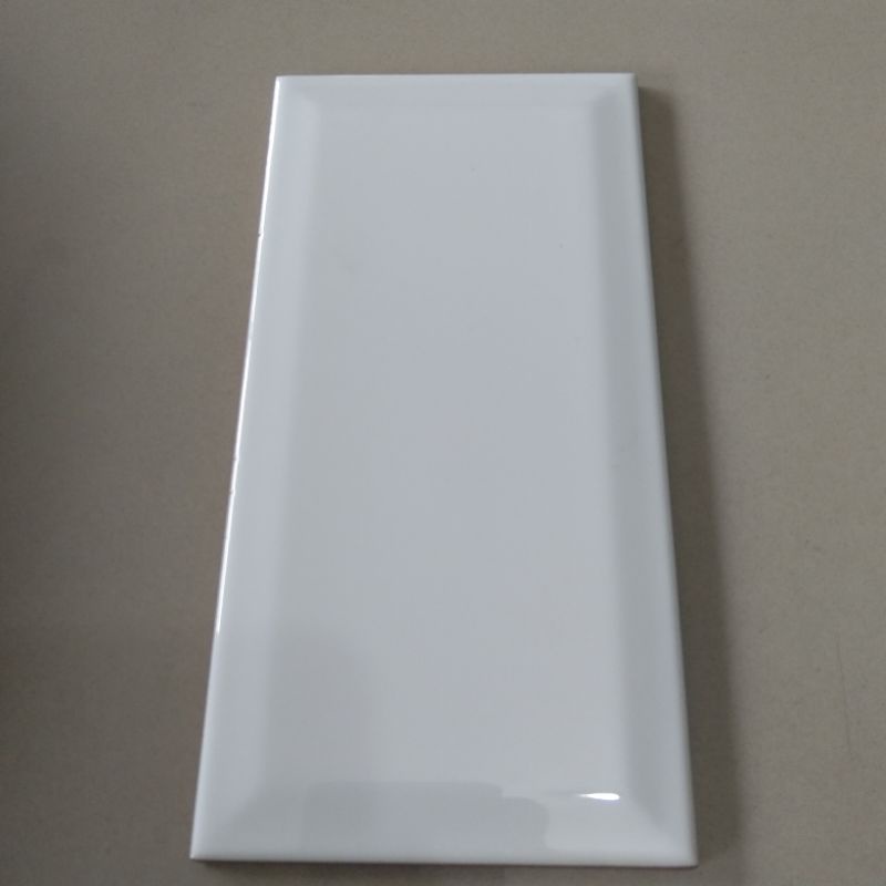 keramik lis bevel 10x20 mustika