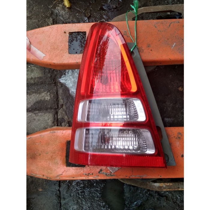 Bekas} stoplamp Innova 2005 Limited
