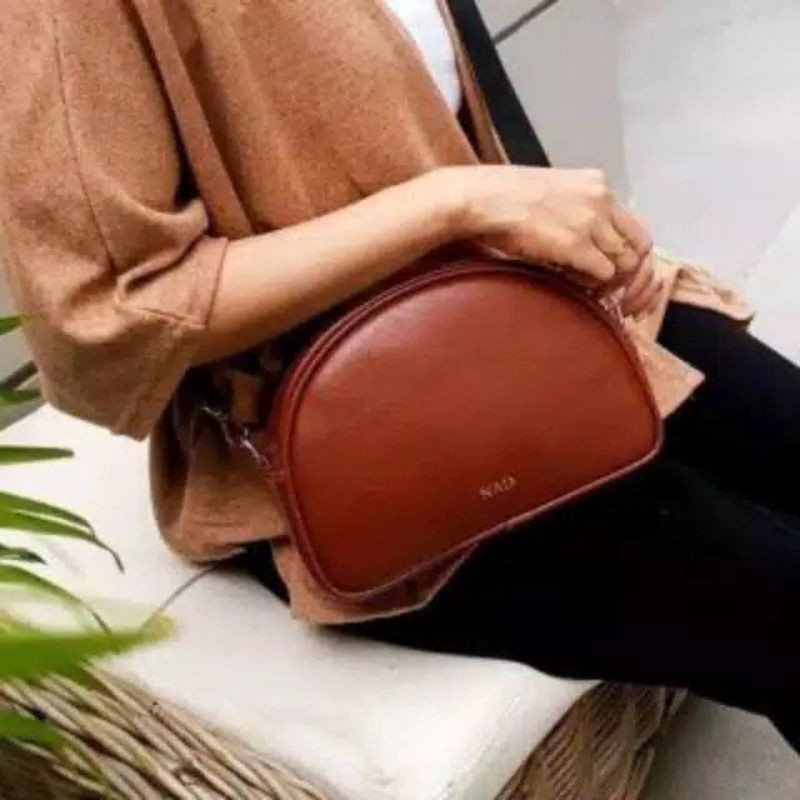 SLINGBAG BOBA BURGUNDY INITIALBAG/ REQUEST NAMA COSTUM NAMA CETAK NAMA