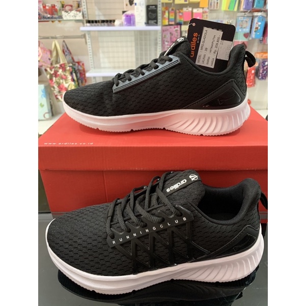 Sepatu pria SNEAKER original ARDILES gladiola Hitam/putih size : 39-44