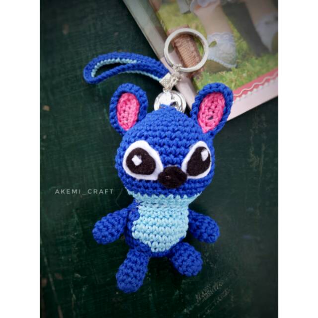 gantungan kunci rajut boneka stitch