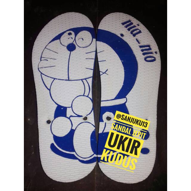 SANDAL JEPIT MOTIF DORAEMON
