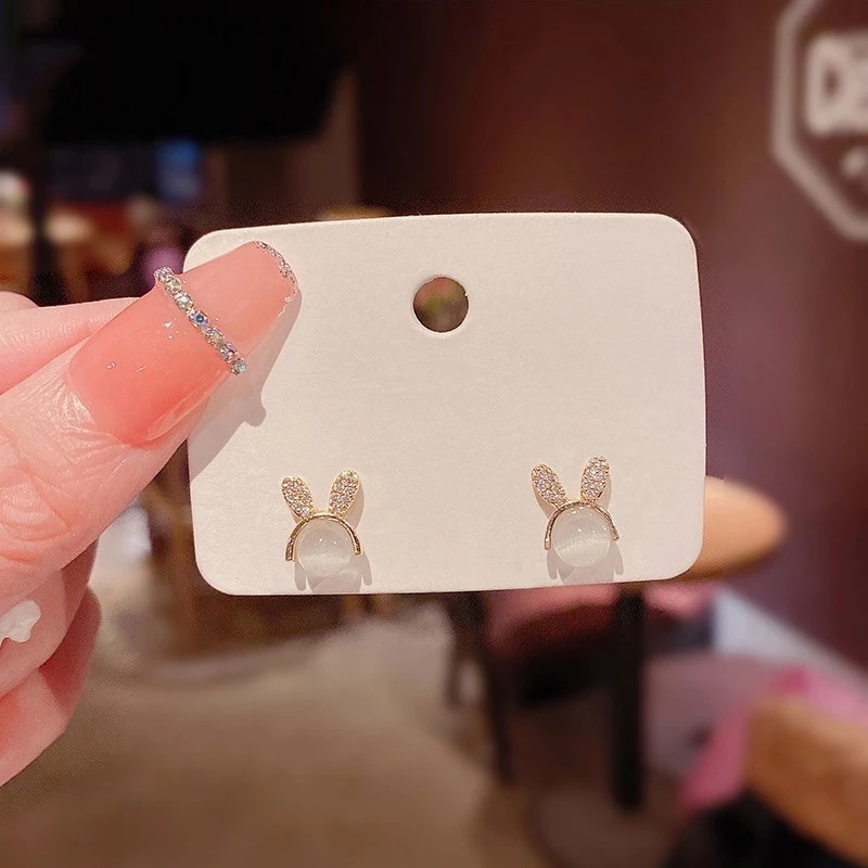 Anting Tusuk Desain Kelinci Hias Opal Zircon Gaya Simple / Bohemian Berkilau Untuk Wanita