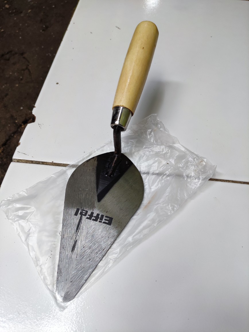 Sendok Tembok Semen Lancip 6” 6 Inci Eiffel / Sendok Aduk Semen