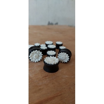 plug kayu ukiran lotus,anting,tindik