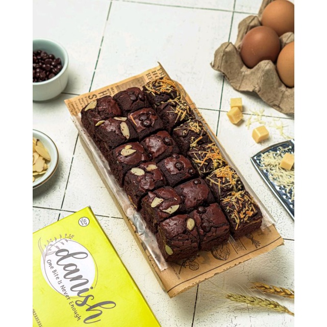 

Danish Fudgy Brownies 20x10 Panggang Nyoklat Banget by danishdapurcake