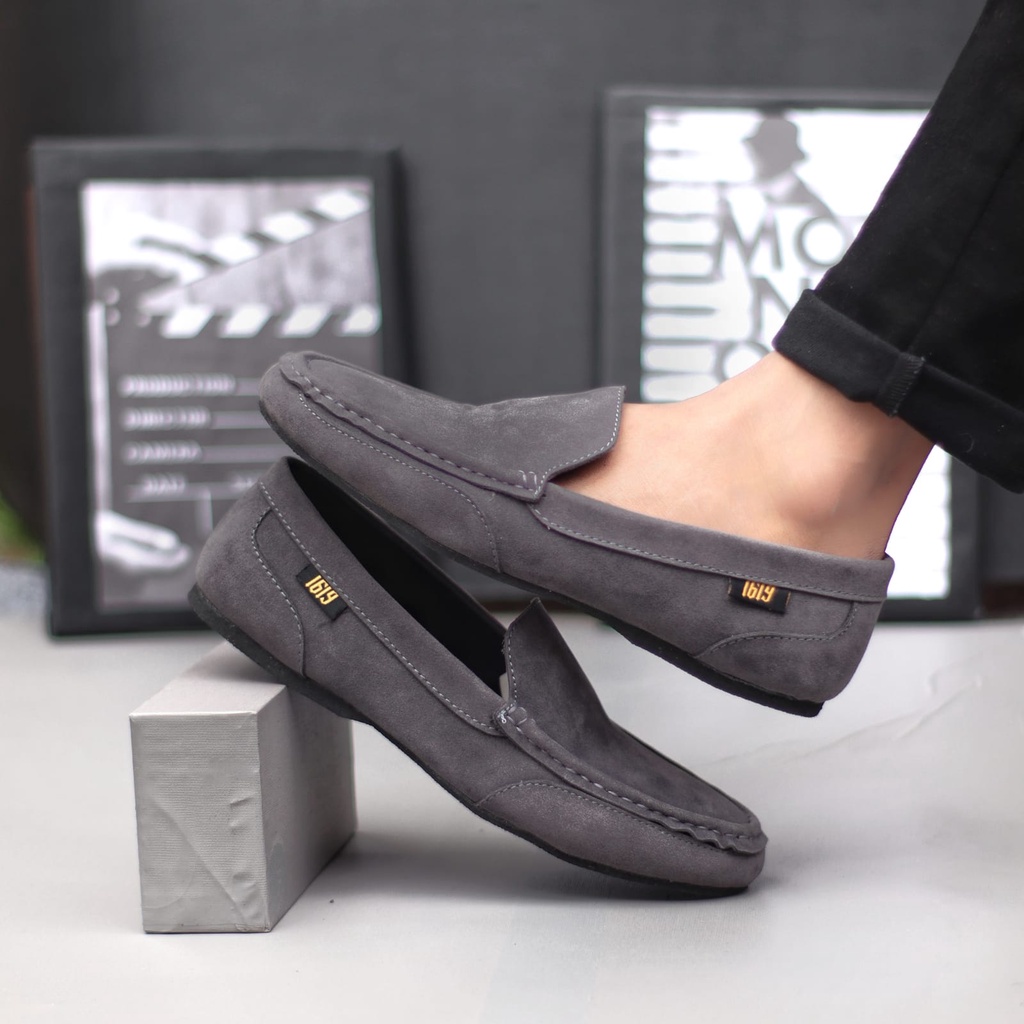 MODMX Sepatu Slip On Casual Pria Kulit Sintetik Simple Murah Main Gaya Jalan Laki Laki