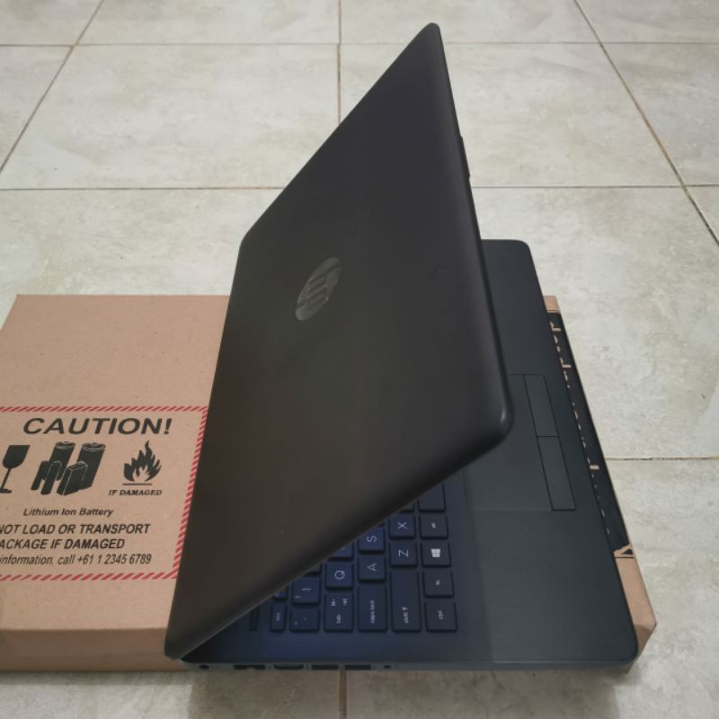 Laptop  HP 15-bd0005AU 15 inc Amd E2-9000e Gen 7 Amd Radeon R2 graphic Ram 4GB HDD 500GB Windows 10