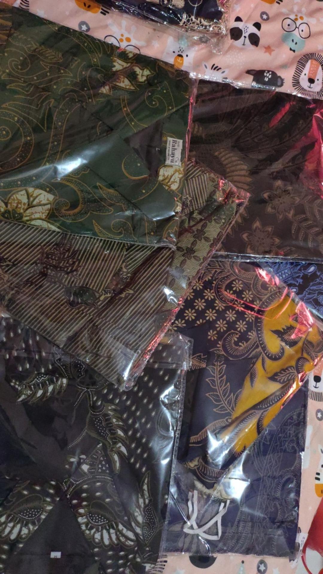 Ireng Hitam Kemeja Batik Pria Lengan Panjang Lapis Furing Reguler Fit Katun Primisima Batik Solo