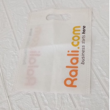 Tas Kantong Parfum | Tas Kantong Spundbond | Tas Kantong Spunbond | Tas Sablon Custom | Custom Ukura