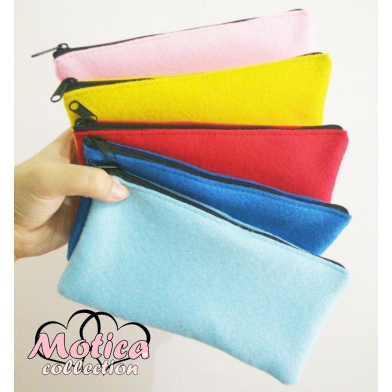 

Tempat Pensil Flanel Polos