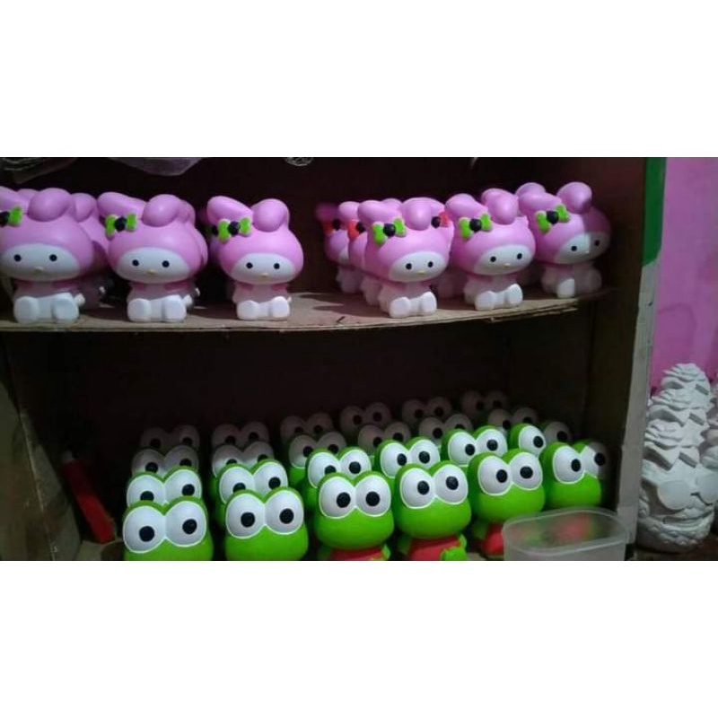 celengan kecil dan besar lucu karakter