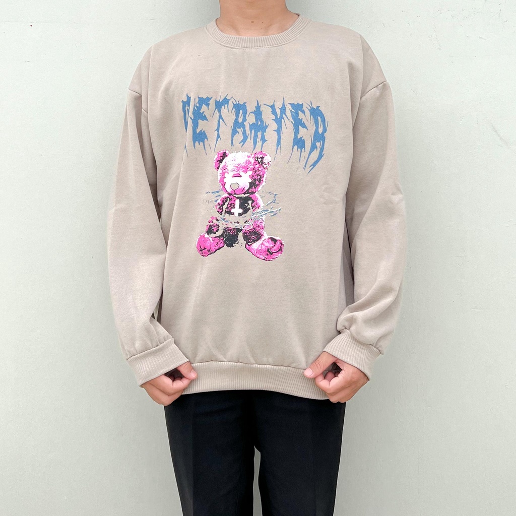 BETRAYER SWEATER OVERSIZE PRIA SWITER CREWNECK SWITER BERUANG