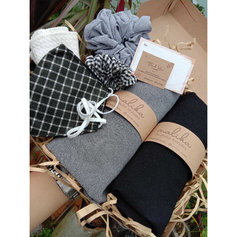 

(Size L+) HAMPERS HIJAB/ GIFT BOX/ KADO/ HADIAH/ WEDDING GIFT/ KADO ULTAH