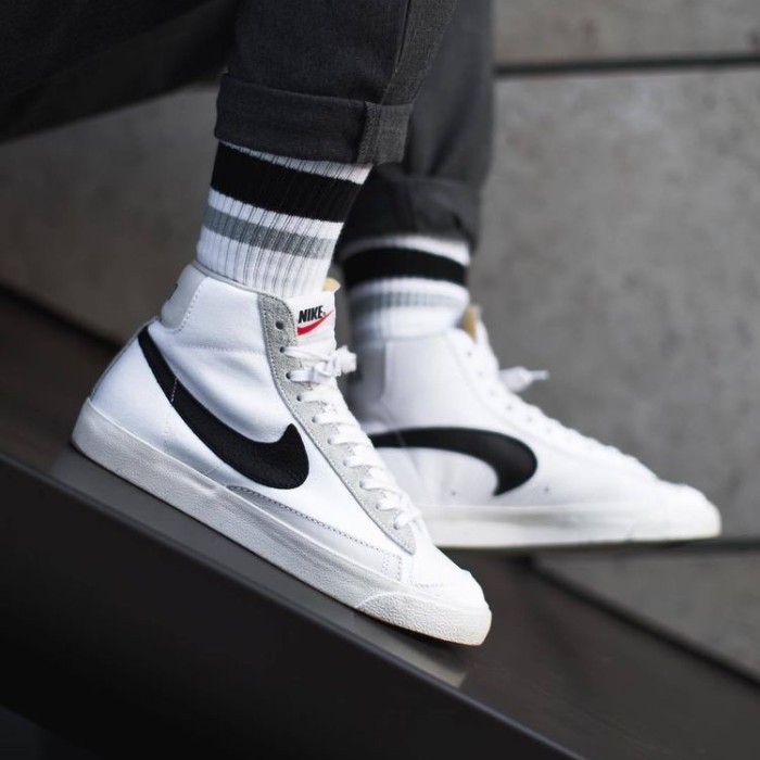 NIKE BLAZER VINTAGE 77 MID “ White Black "